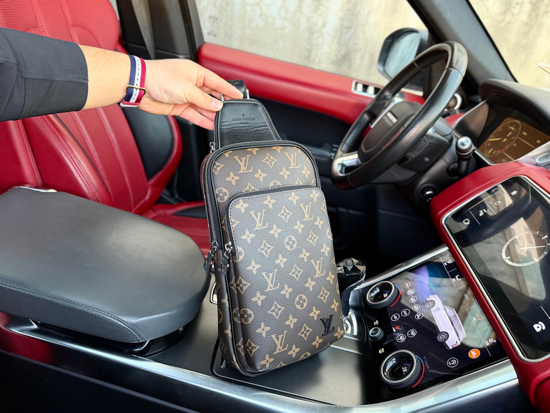 VV chest bag 1825111306