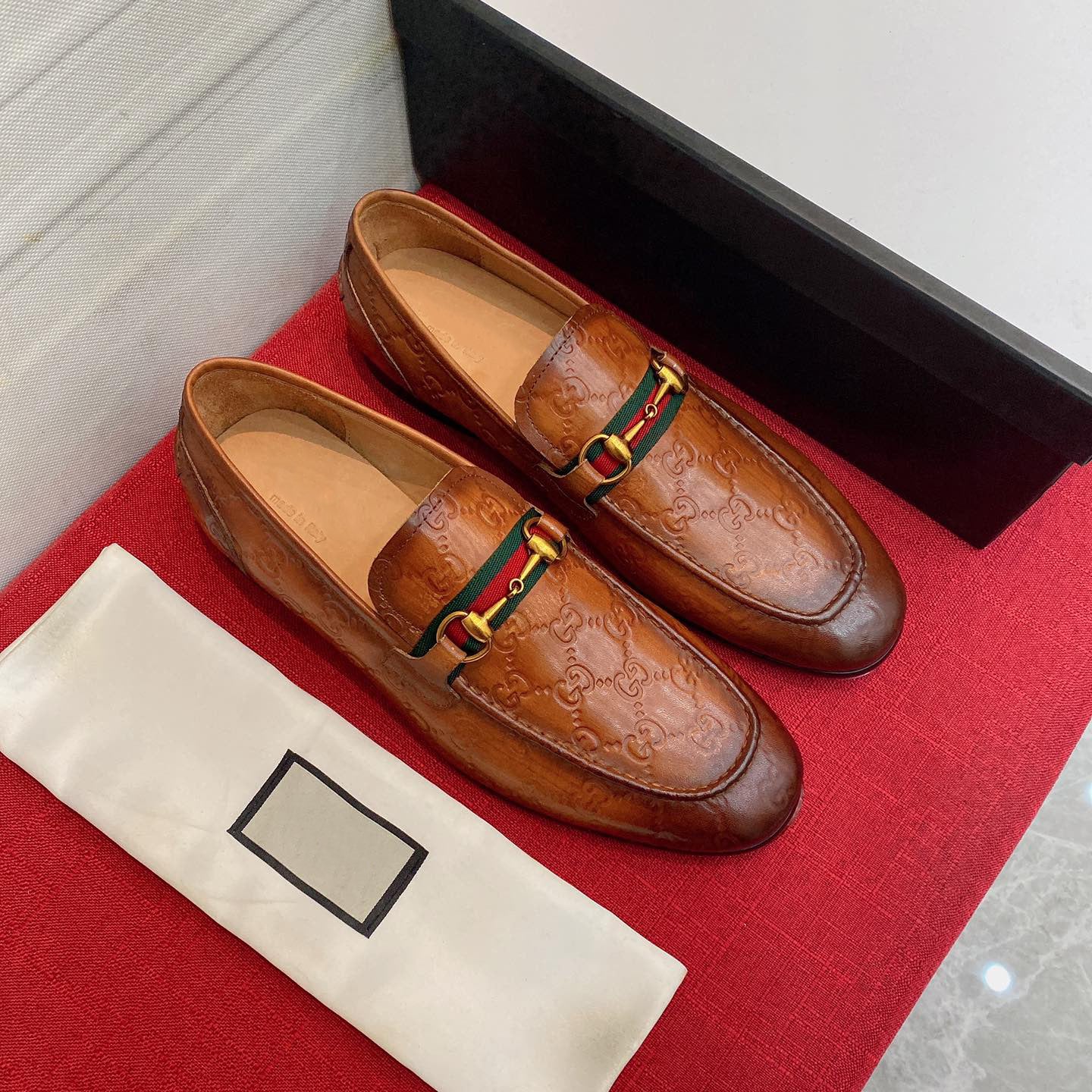 Classic design brand buckle&sripes formal dress slip on shoes
