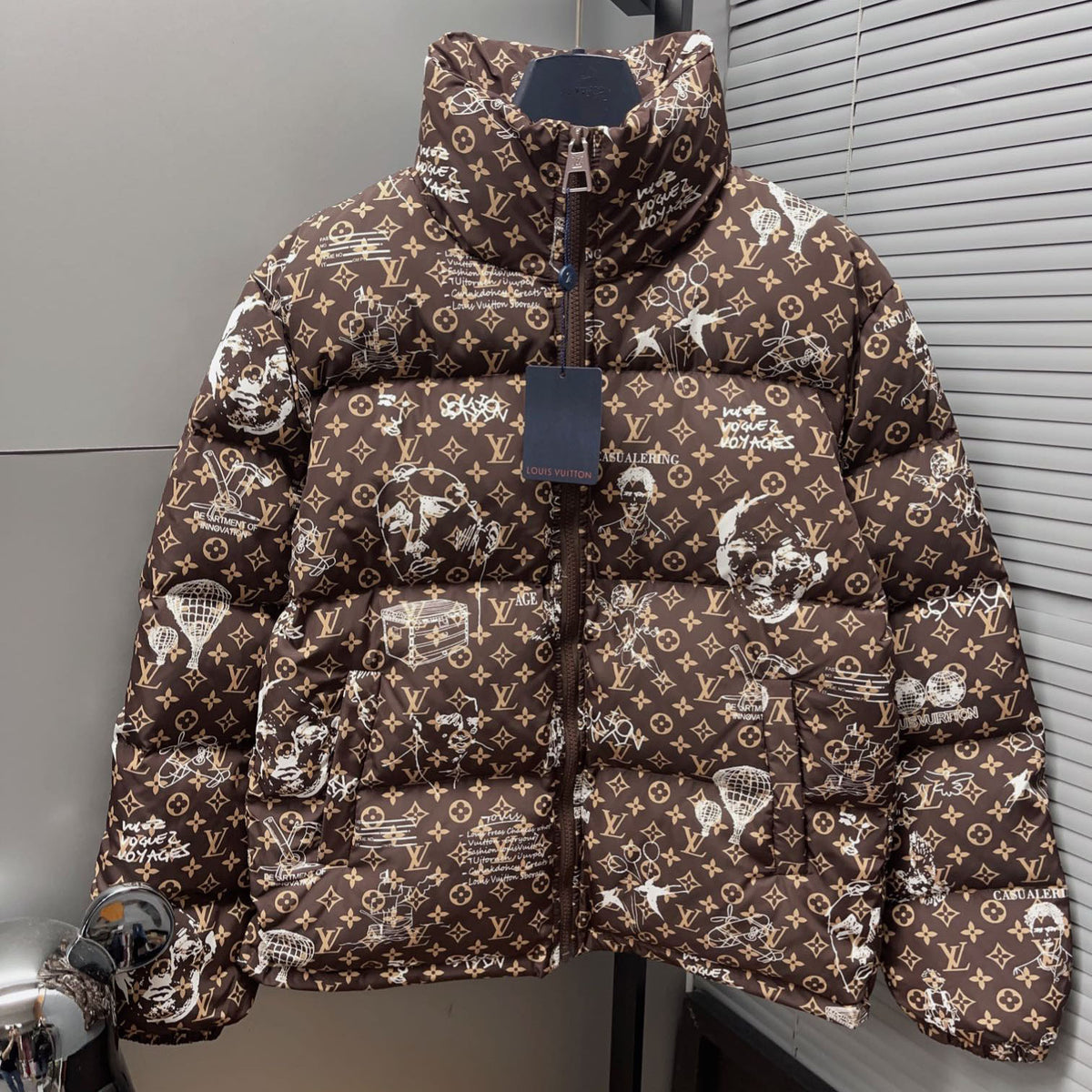 VV Graffiti down cotton jacket 1824093004