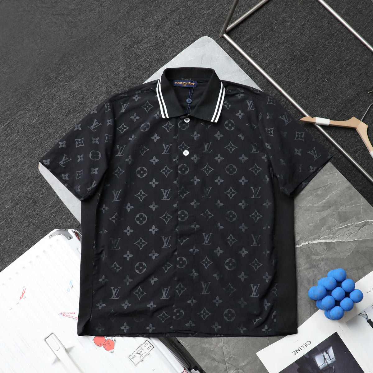 VV Jacquard Logo Casual T-shirt, Elastic Shorts 1825061816