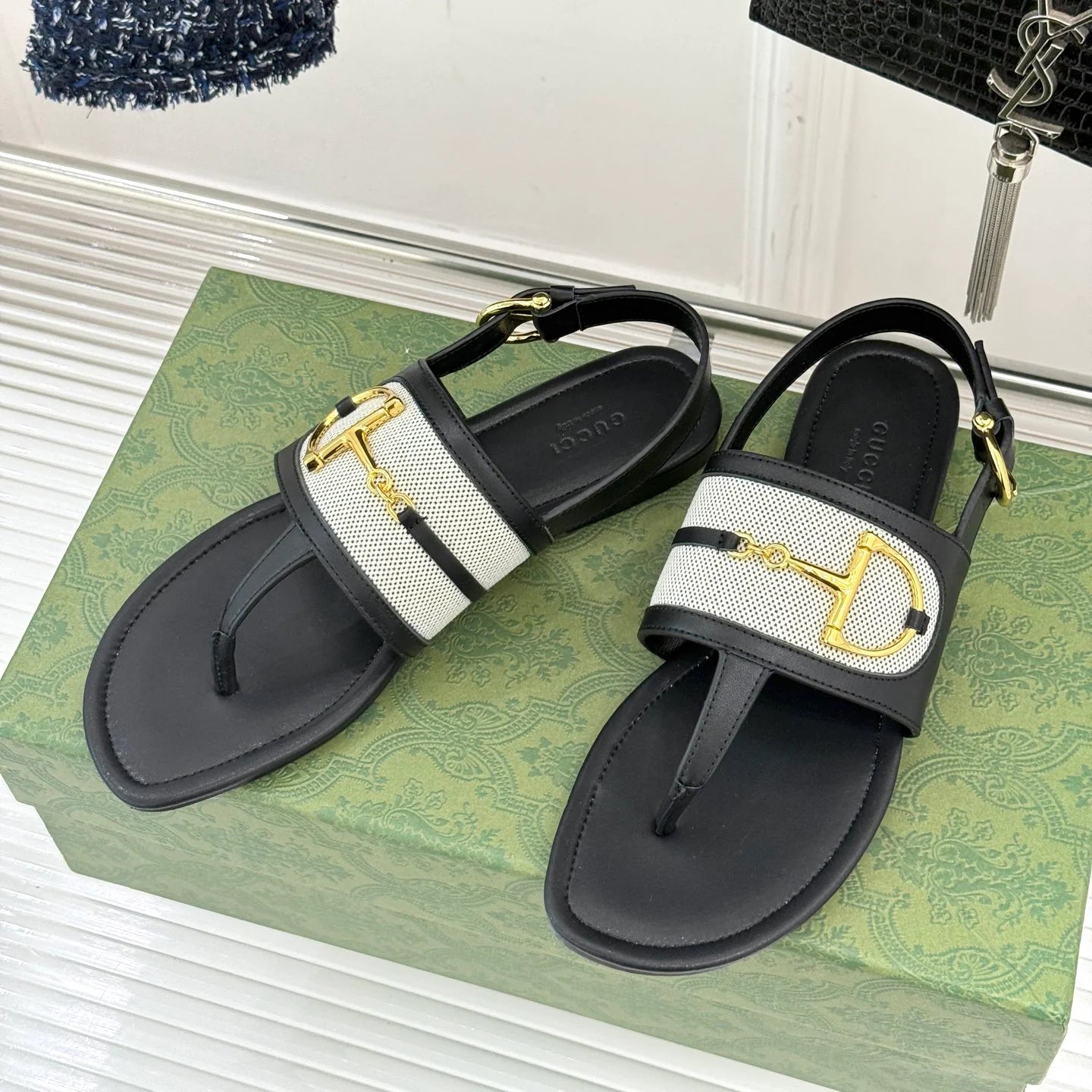 Classic Old Flower Horsebit Buckle Clip-On Sandals 1025051202
