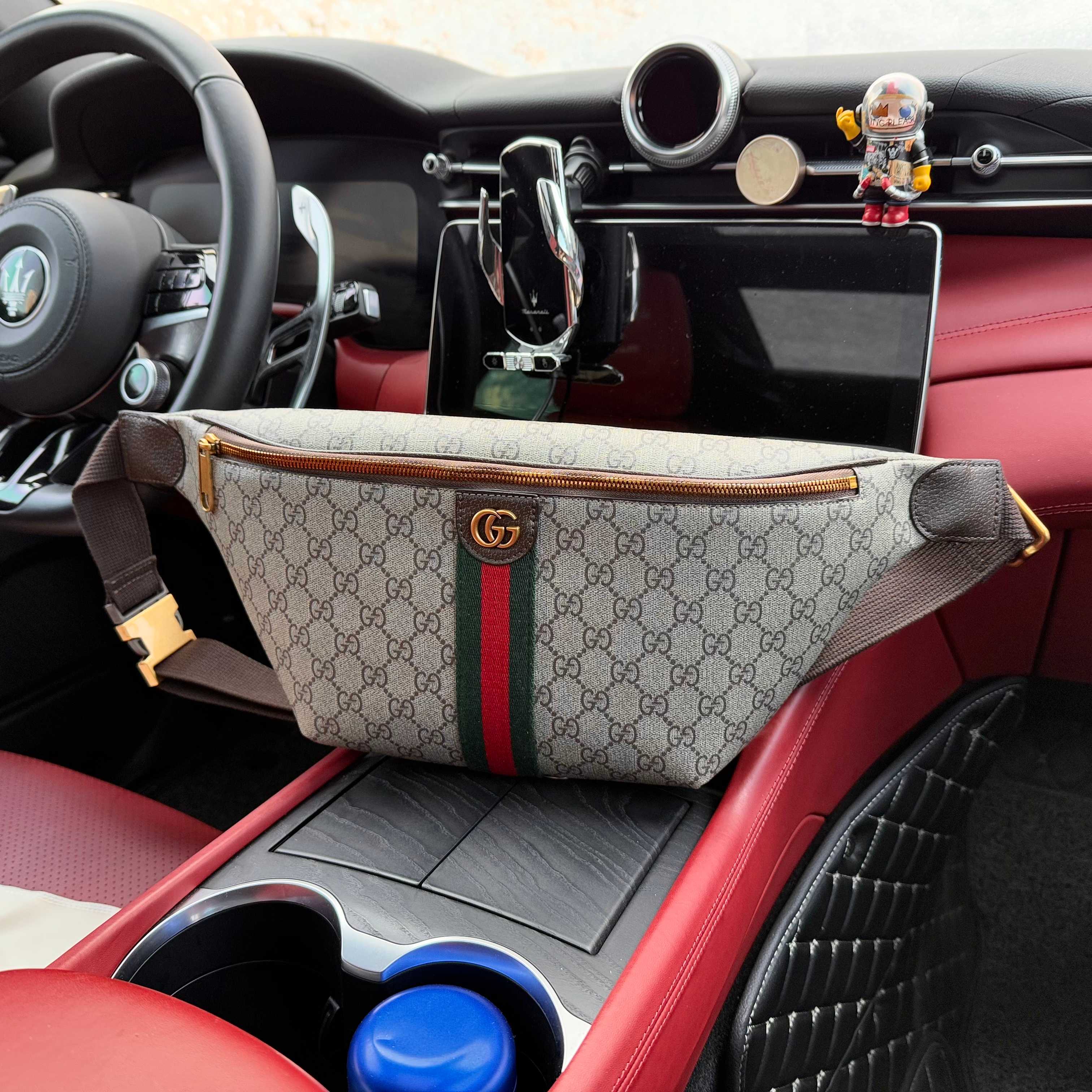 GUI Red and green striped chest bag/waist bag 1826060101