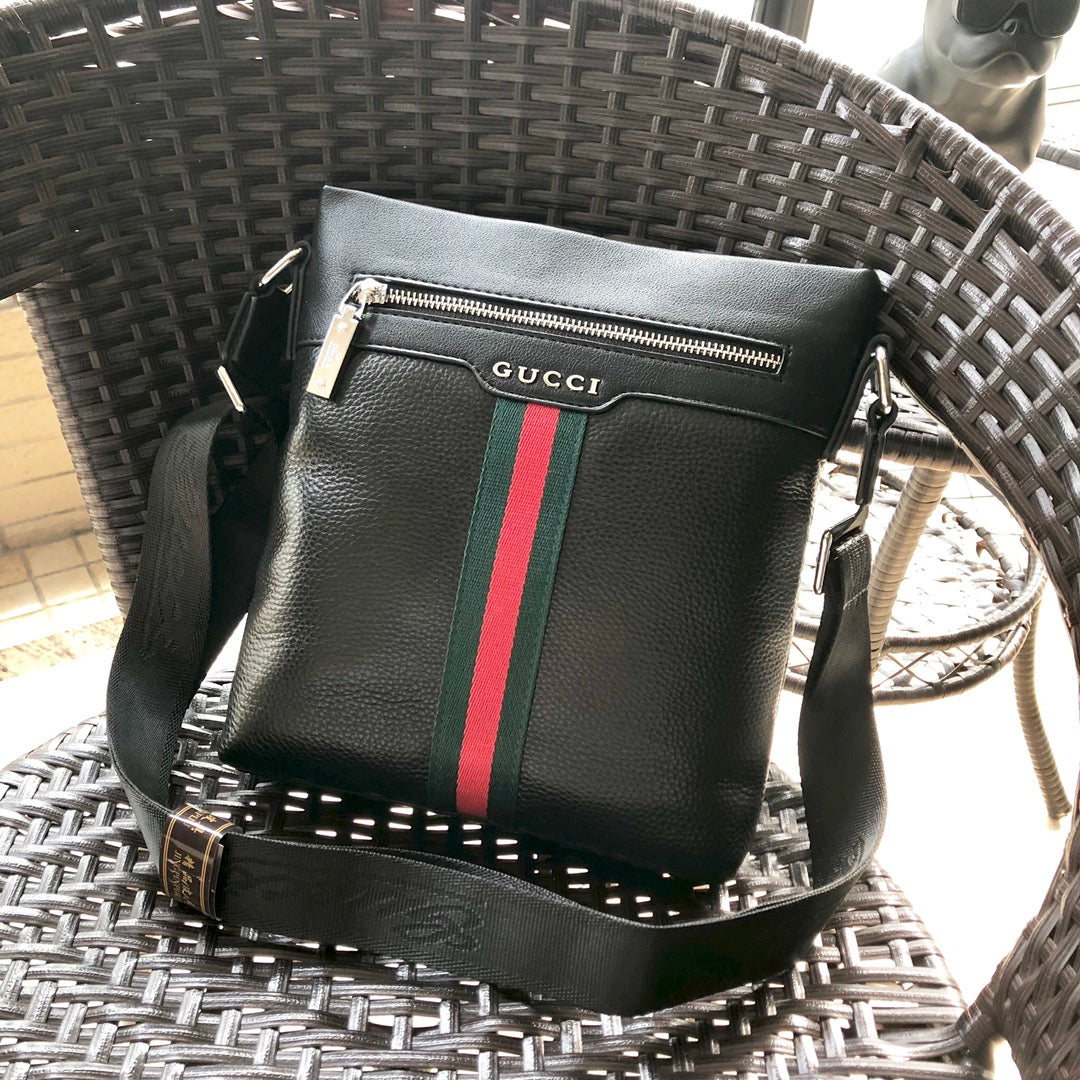 GUI Men's shoulder bag 1825042910