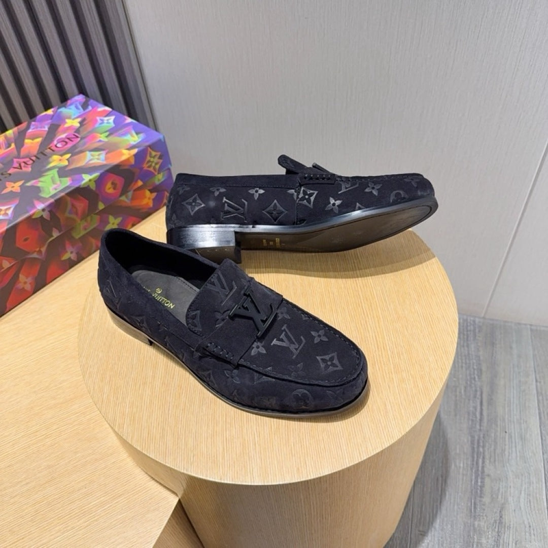 VV Suede Loafer 1826080504