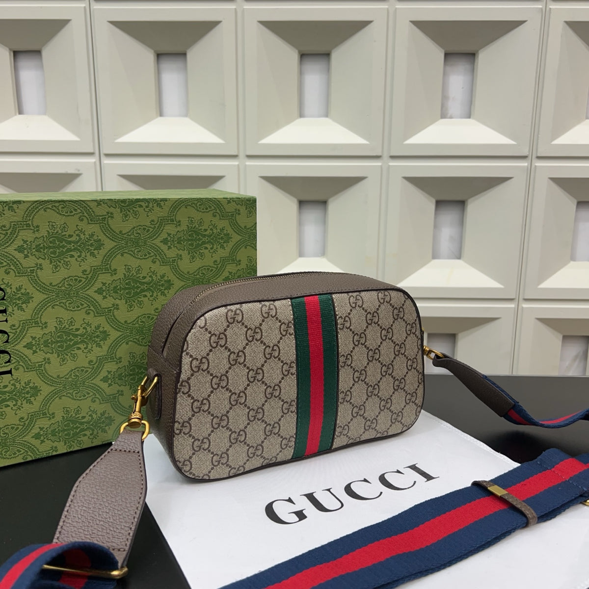 GUI Ophidia shoulder bag 1825111308