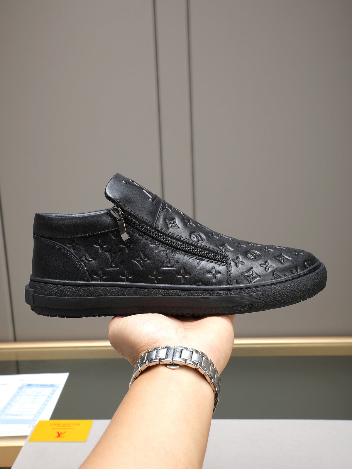 VV Zippered casual sneakers 1825122511