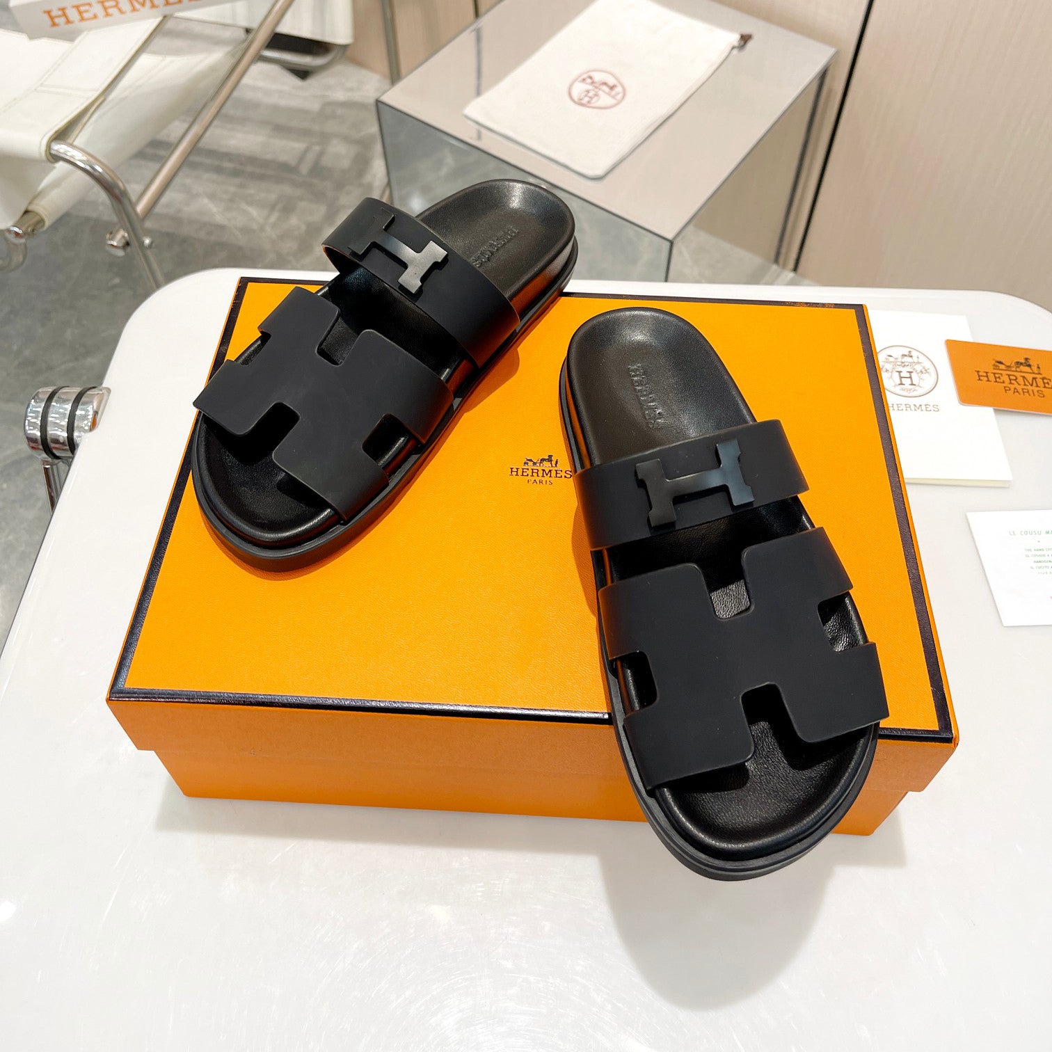 New style classic sandals 1824031913