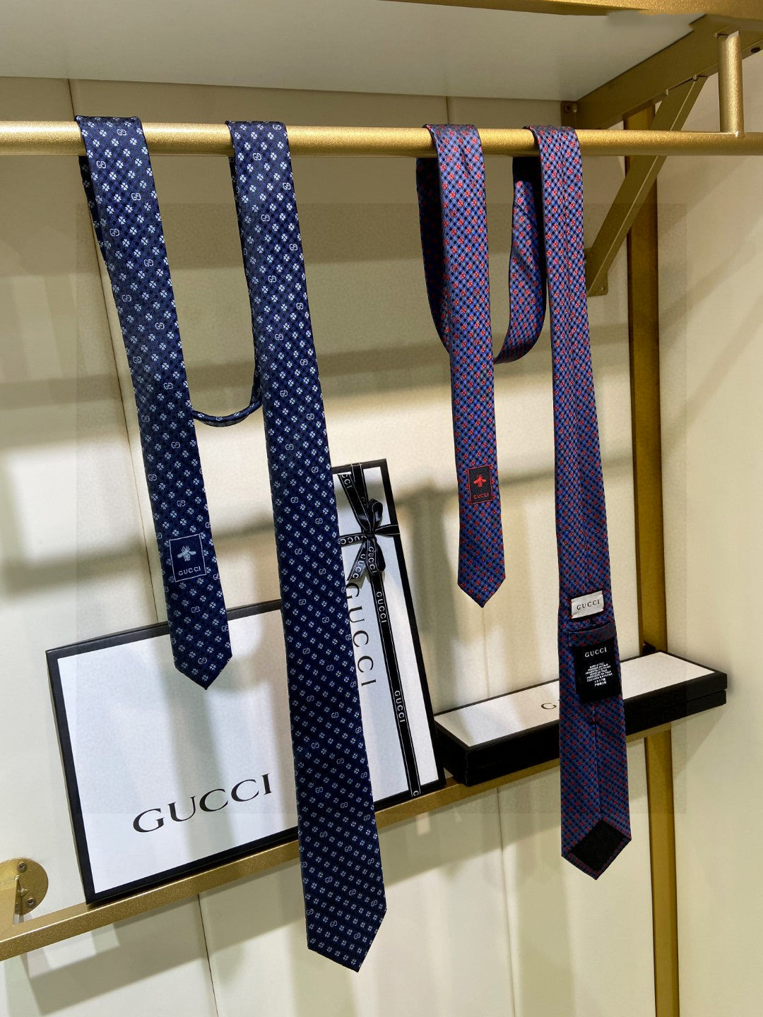 GUI four-leaf clover tie 1824060503