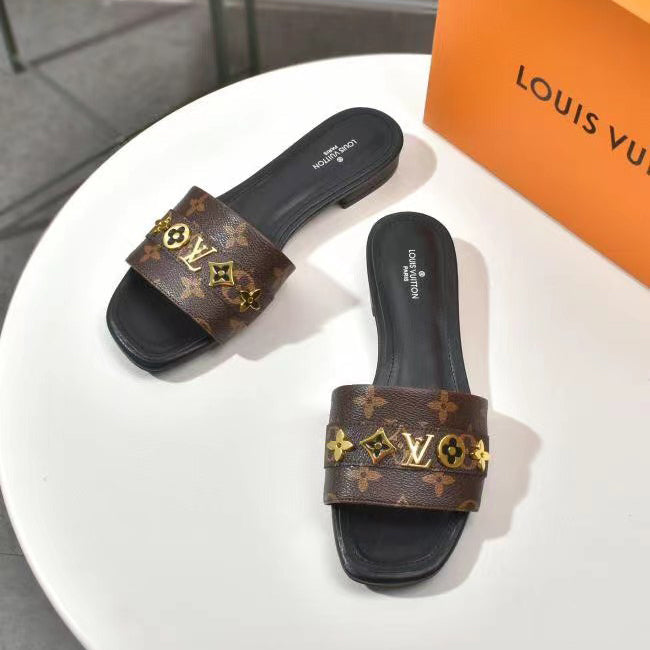 New V logo slippers XC16060502