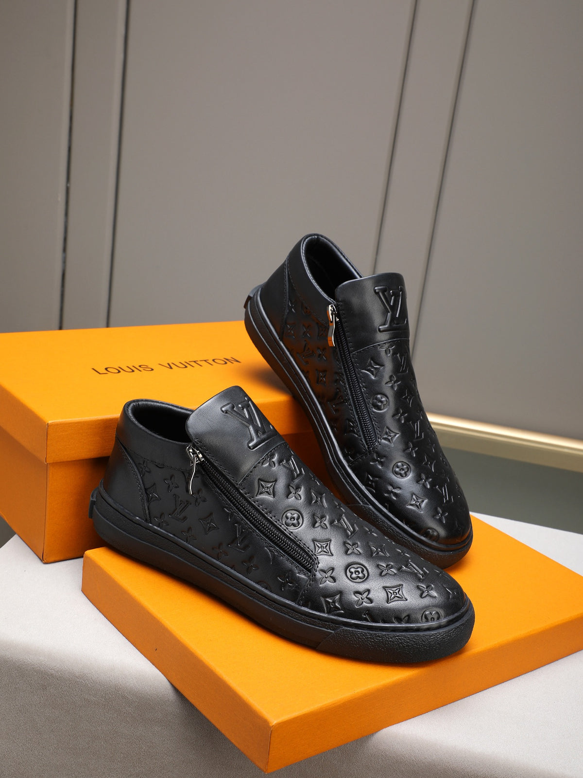 VV Zippered casual sneakers 1825122511