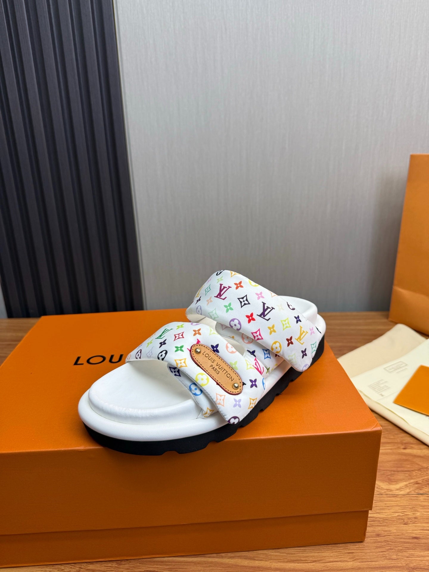 VV Flat sandals 1826070701