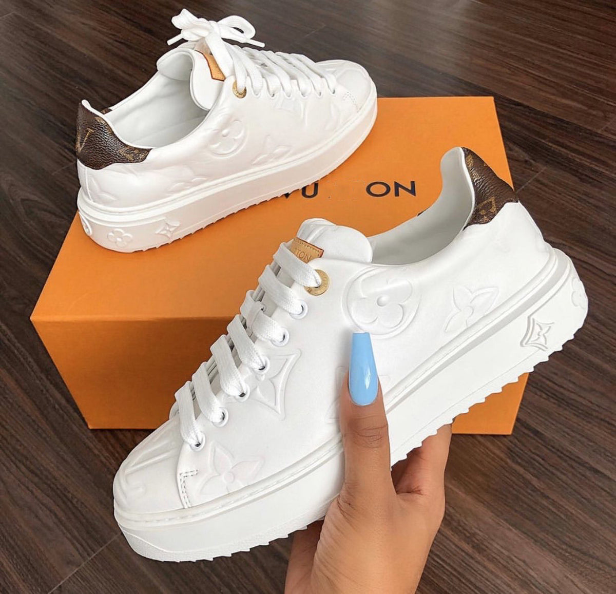 White Fashion Leisure Sneakers