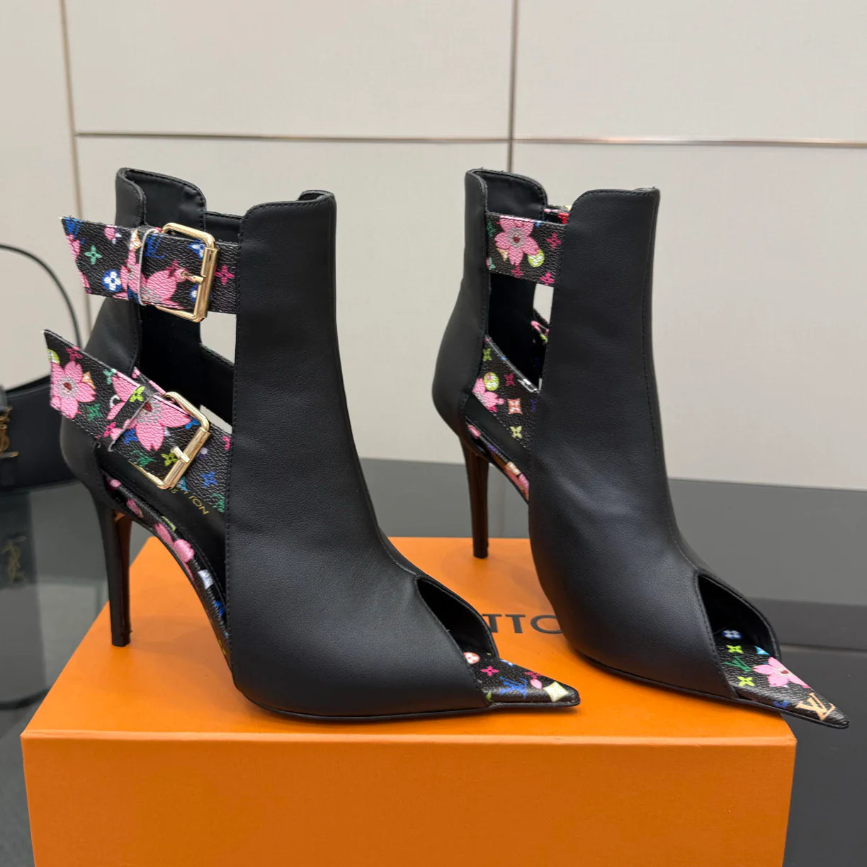 New Modern Casual Heeled Sandals 1025061904