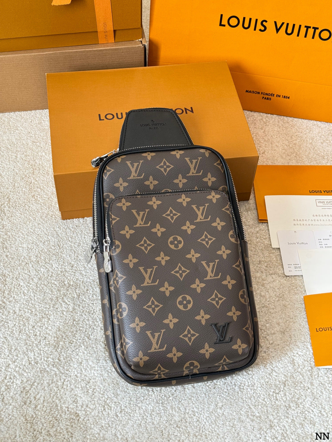 VV chest bag 1825111306
