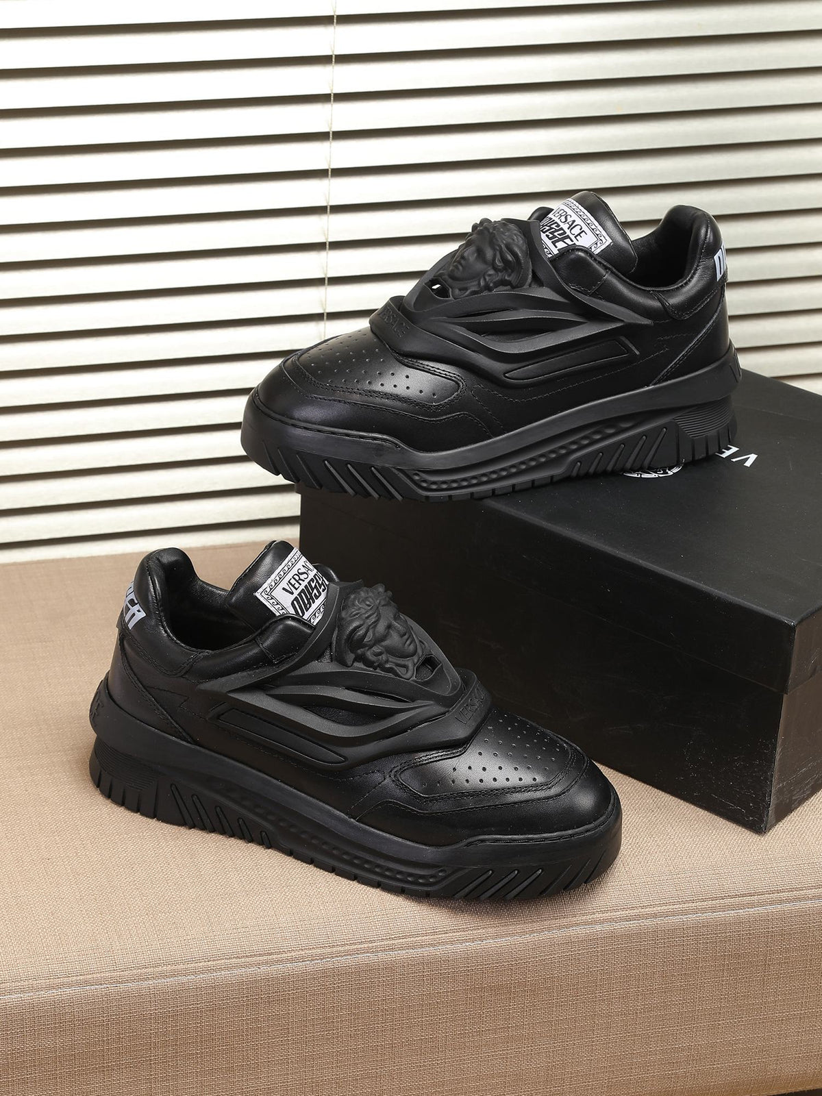 VS Sneakers 1825061911