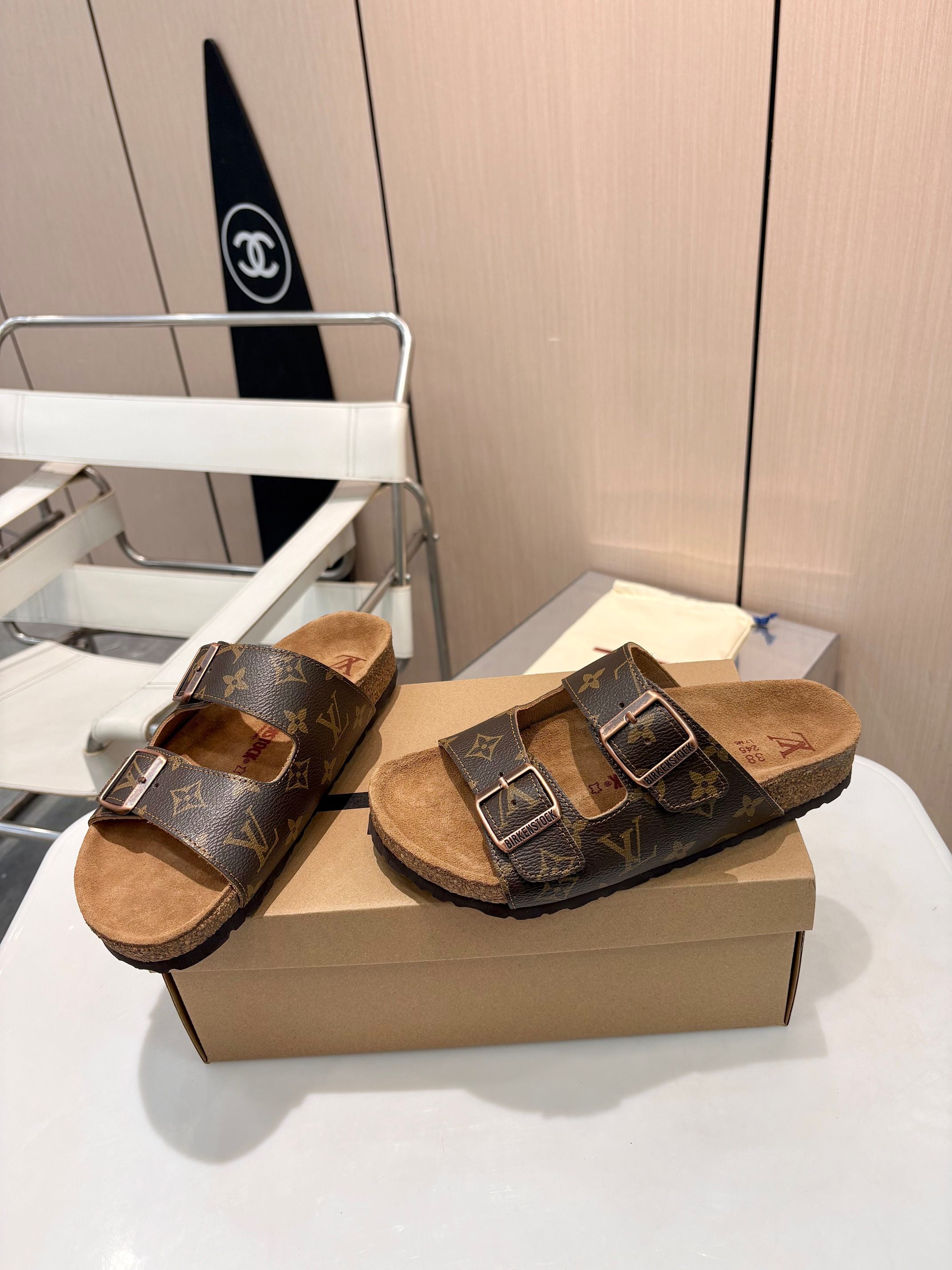 VV joint sandals 1826050818