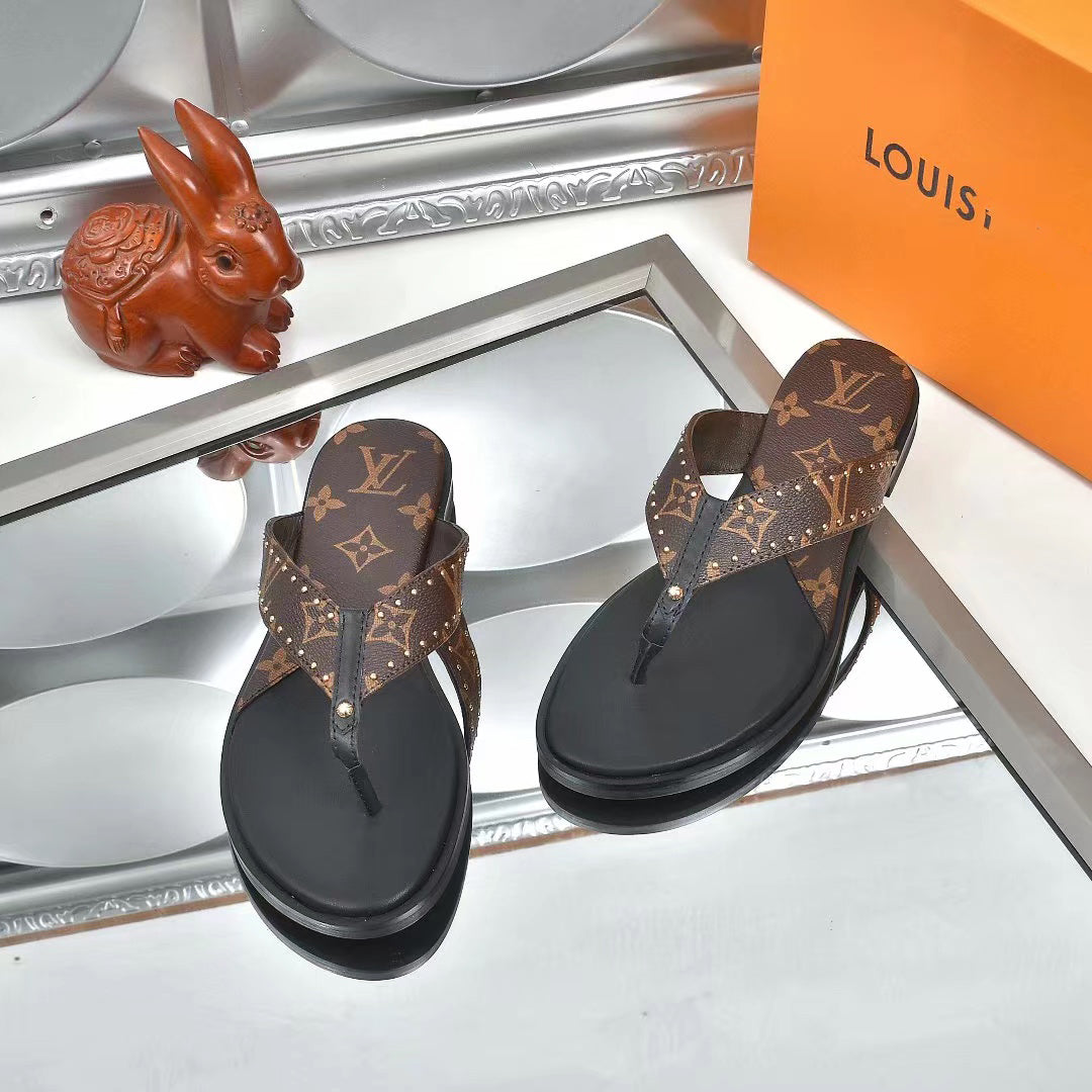 New V logo slippers XC16060501