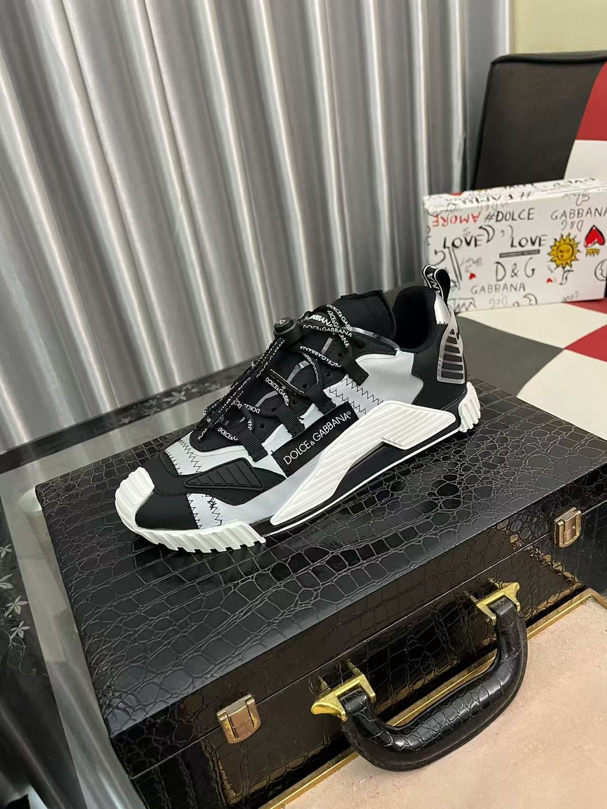 DG sneakers 1825032004
