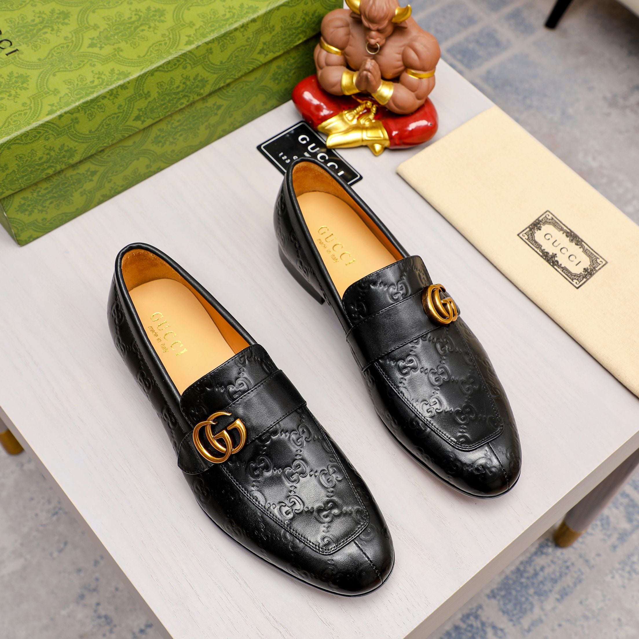 GUI Loafers 1826051903