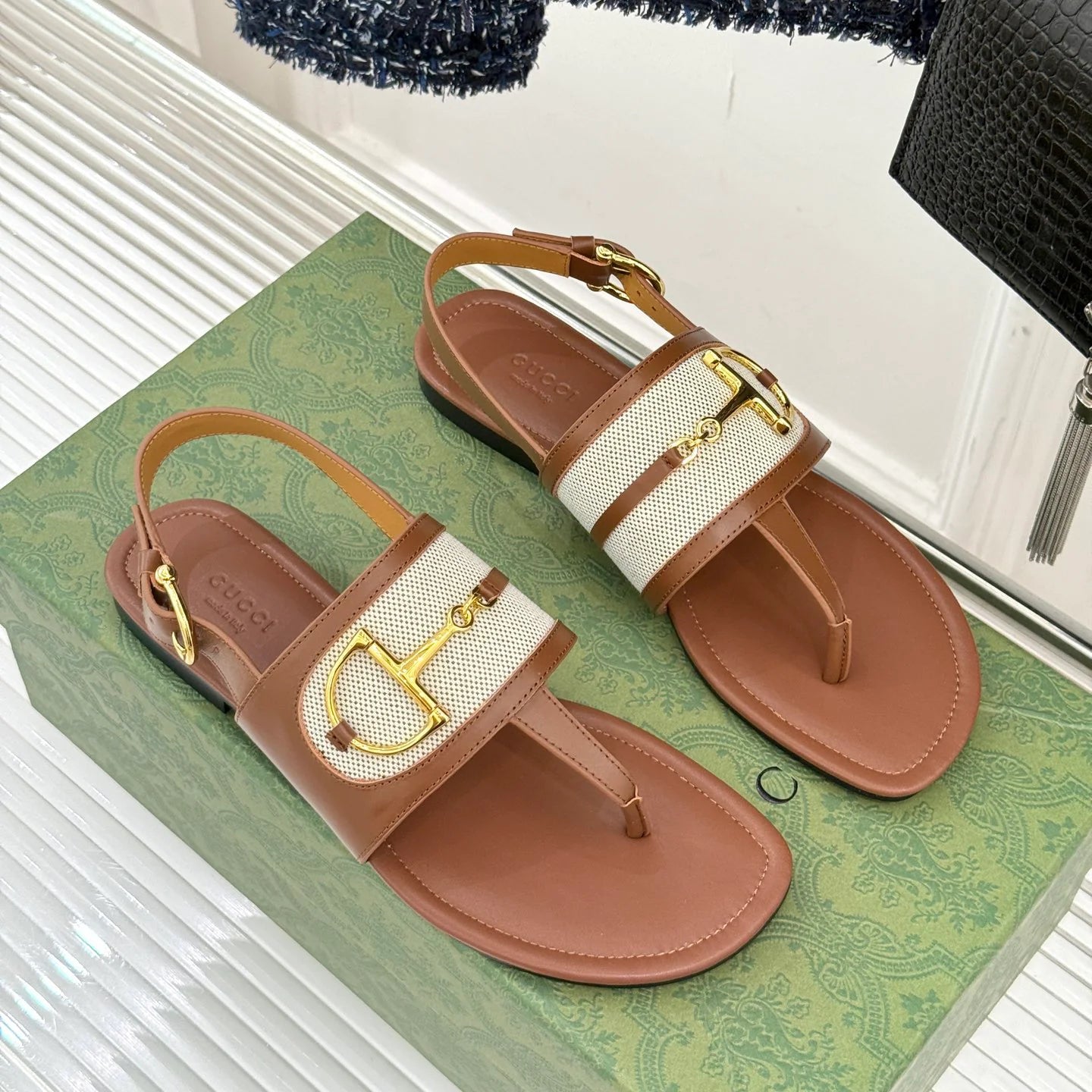Classic Old Flower Horsebit Buckle Clip-On Sandals 1025051202