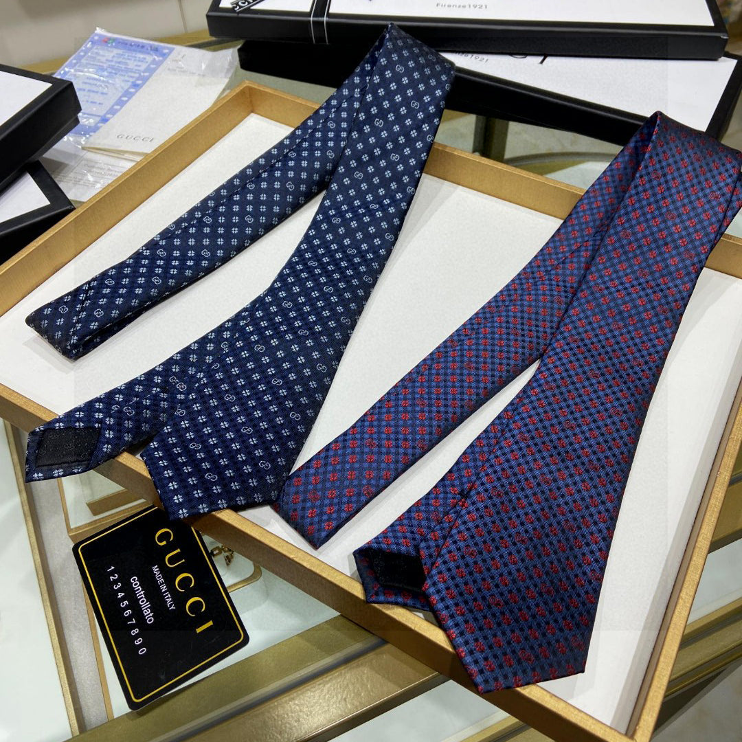 GUI four-leaf clover tie 1824060503