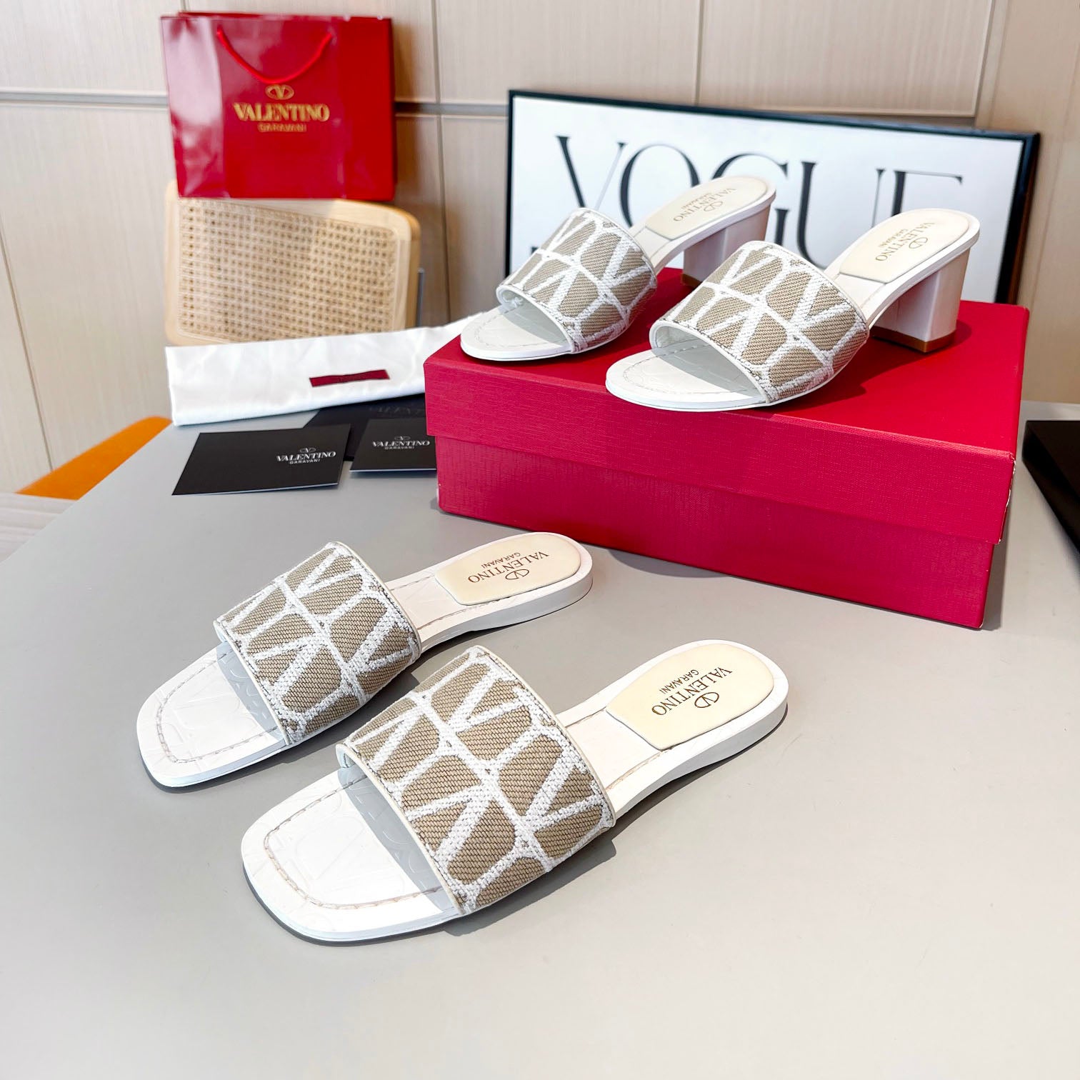 VT  sandals 1824082803