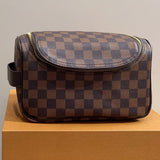 Classic chic and versatile wash bag 1024122301