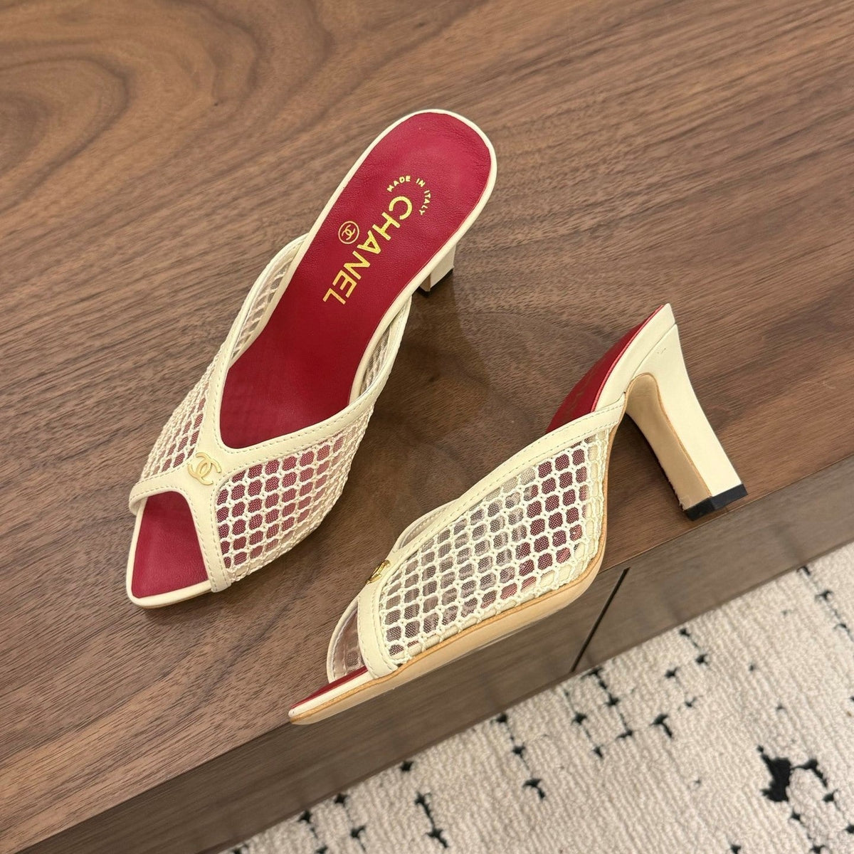 CC2026 Mule Beige Red Mesh Sheepskin