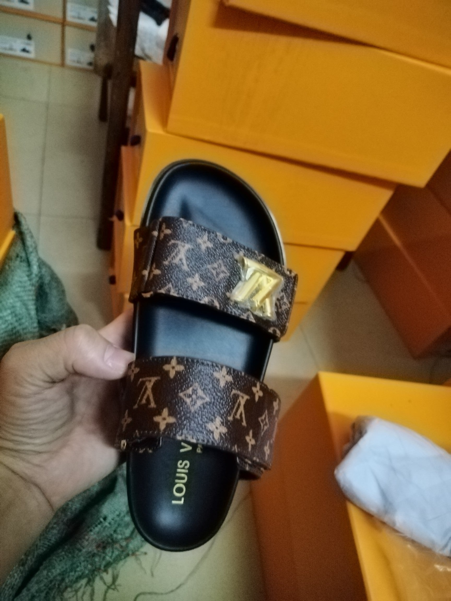 L 24S Classic Summer Sandals 1826050814
